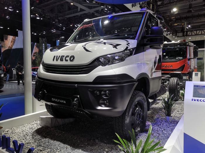依維柯Daily 4x4 八速自動檔車型2.jpg