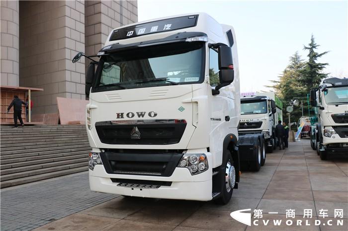 豪沃T7H440馬力國(guó)六燃?xì)鉅恳?jpg