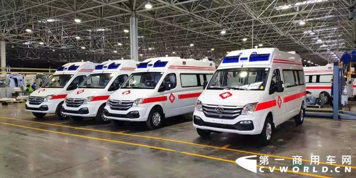 【第一商用車網(wǎng) 原創(chuàng)】面對“新型冠狀病毒肺炎”這場突然而至的疫情，江鈴、東風(fēng)、江淮、一汽、福田、上汽、廣汽、重汽、聯(lián)合卡車、宇通、徐工等國內(nèi)車企們或自發(fā)組織，或響應(yīng)號召，均積極投入到這場攻堅戰(zhàn)中。
