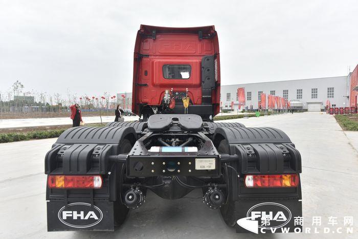 一汽凌源滬尊S200重卡2.jpg