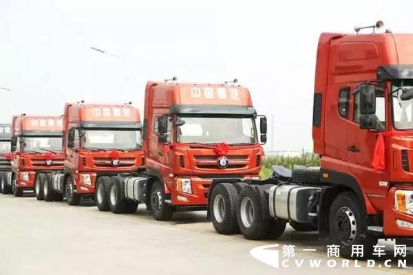 重汽卡車出口.jpg