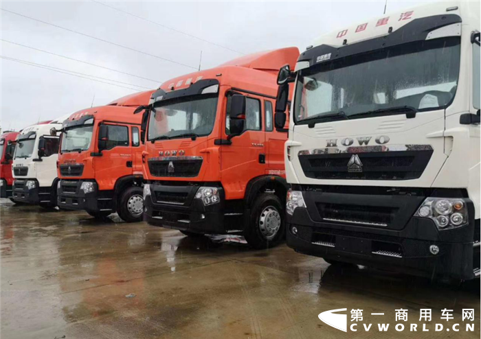 重汽豪沃TX7牽引車01.png