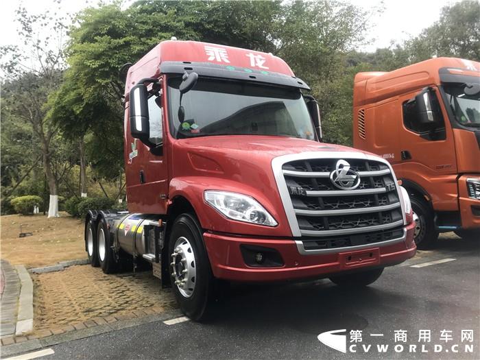 乘龍T5 LNG牽引車.jpg