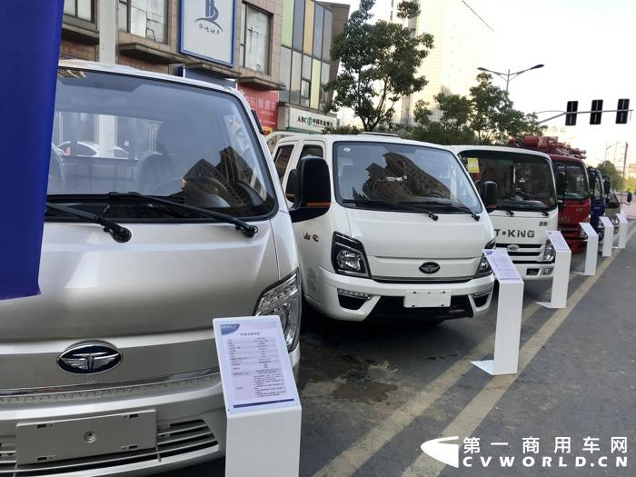 唐駿展車.jpg