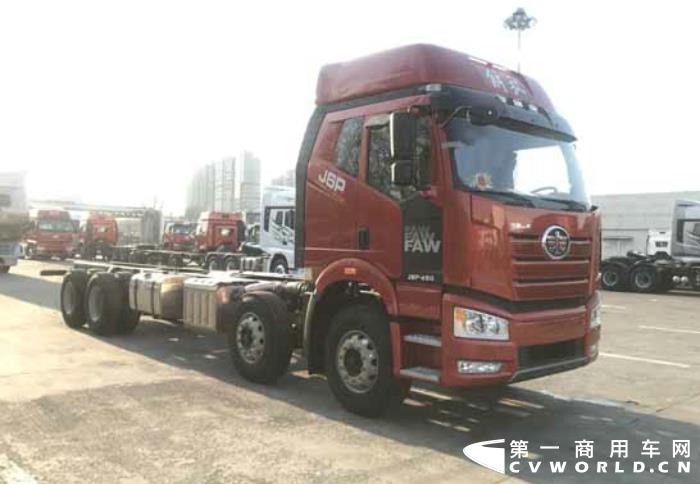 平頭柴油載貨車CA1310P66K25L7T4E6Z.jpg