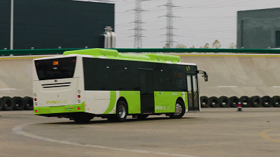 繼2019年首次進入丹麥市場之后，宇通客車再次贏得丹麥最大批量純電動客車訂單。2021年2月3日，55輛宇通E12純電動客車正式抵達丹麥，目前，車輛正在準備中，預計將于4月陸續(xù)投入運營。