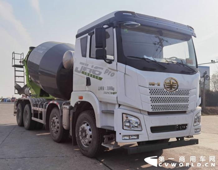 混凝土攪拌運輸車CA5310GJBP27K2L1T4S2E6A81（青島）1.jpg