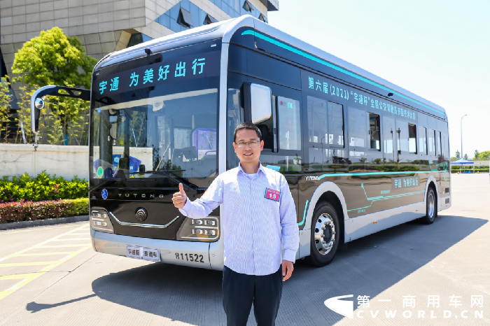四月的浙江大地，因一場公交駕駛員節(jié)能技術(shù)大賽而生機(jī)盎然。金華、溫州、湖州、寧波等地區(qū)的公交公司精英駕駛員上演了強(qiáng)者間的PK。
