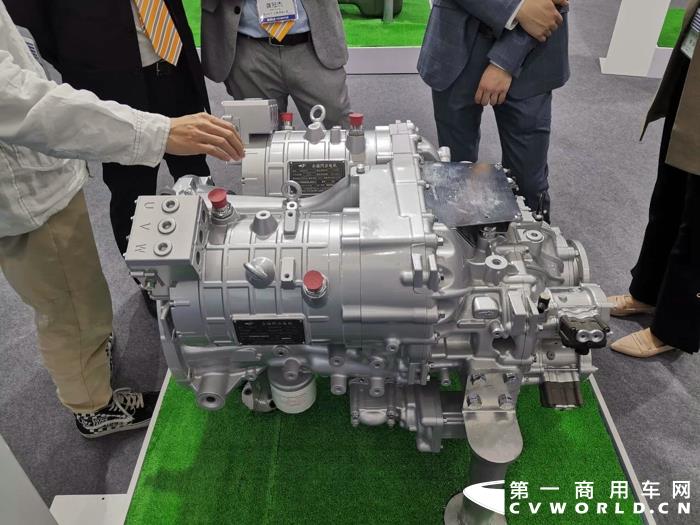 2021年4月21日，第二屆世界內(nèi)燃機(jī)大會(huì)在山東濟(jì)南拉開帷幕。本屆大會(huì)以“綠色、高效、智能、可靠”為主題，繼續(xù)聚焦內(nèi)燃機(jī)產(chǎn)業(yè)未來發(fā)展之路，旨在促進(jìn)內(nèi)燃機(jī)技術(shù)創(chuàng)新、商業(yè)模式創(chuàng)新以及相關(guān)方的密切合作，推動(dòng)內(nèi)燃機(jī)全產(chǎn)業(yè)鏈協(xié)同、創(chuàng)新發(fā)展。