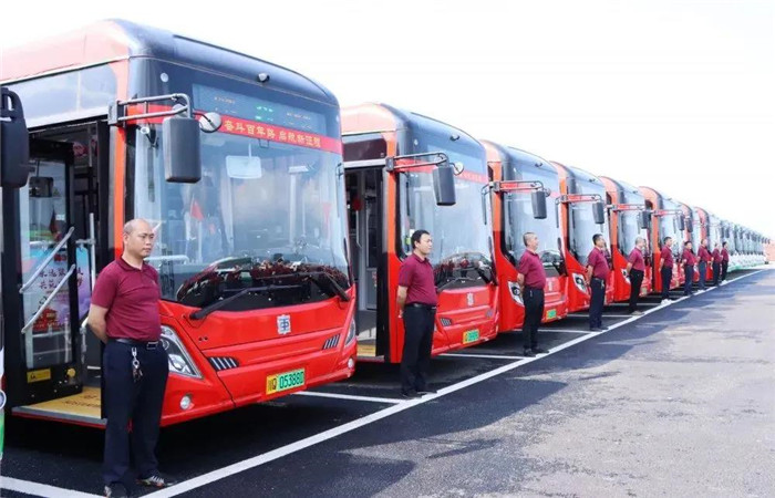中車電動(dòng)新巴客服務(wù)宜賓，成為“流動(dòng)”的課堂 (7).jpg