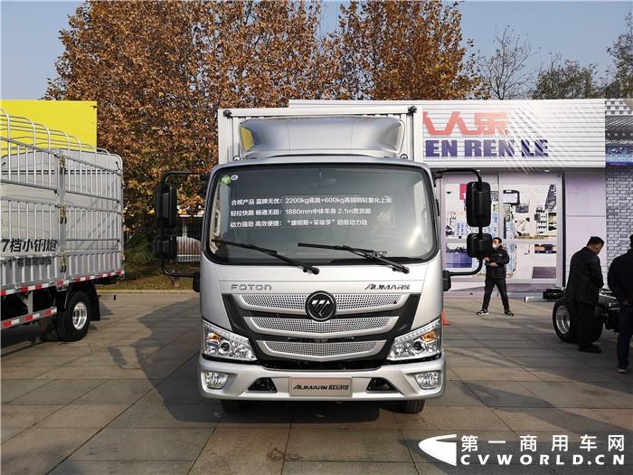 6月3日，北汽福田汽車股份有限公司公布了2021年5月的產(chǎn)銷數(shù)據(jù)。5月份，福田銷售各類汽車（含商用車和乘用車）65320輛，同比下降1.11%；生產(chǎn)各類汽車58722輛，同比下降9.25%。今年1-5月，福田累計(jì)銷售各類汽車347645輛，同比增長(zhǎng)36.82%；累計(jì)生產(chǎn)各類汽車331493輛，同比增長(zhǎng)39.27%。