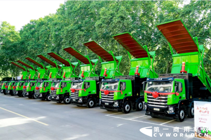 紅巖充換一體純電動(dòng)渣土車(chē).png