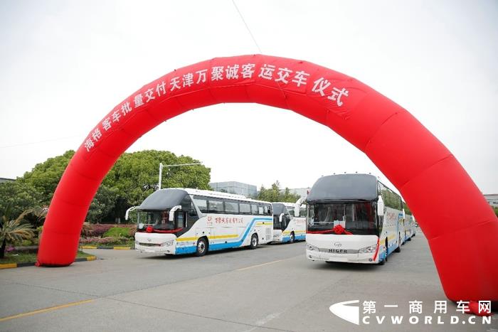 時光飛逝，半年時間一晃而過。今年上半年，盡管我國客車市場面對不利局面，但宇通客車、比亞迪、中車電動、中通客車、廈門金龍等企業(yè)在市場上積極開展推廣活動，都拿下了不少批量大單，也幫助客車市場逐步復蘇。