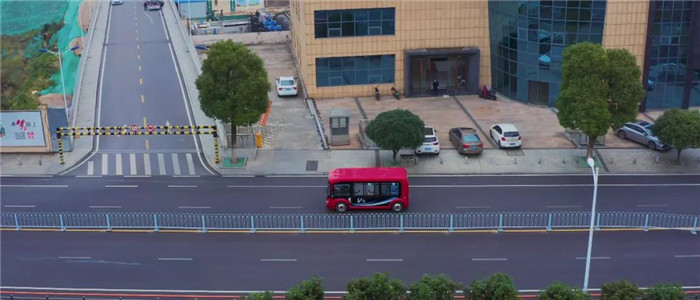 TA智能高效，中車(chē)云”加持，實(shí)現(xiàn)人、車(chē)、云互聯(lián)互通，高鐵級(jí)技術(shù)，輕量化車(chē)身，電機(jī)直驅(qū)+圓柱齒輪減速，更節(jié)能，更高效。