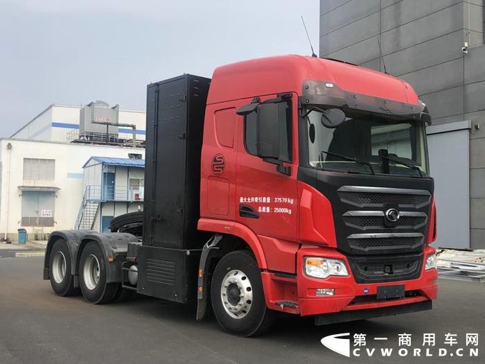 廈門金龍燃料電池牽引車.jpg