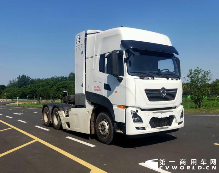 東風(fēng)燃料電池牽引車.jpg