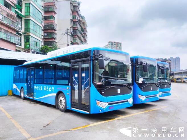 吉利星際客車再次批量交付貴陽(yáng)2.jpg