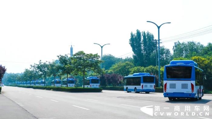 近日，211輛中通客車正式發(fā)往亞美尼亞首都埃里溫市，以更綠色、舒適、便捷的服務(wù)，助力當(dāng)?shù)厝嗣窆步煌ǔ鲂小?></a></li>
</ul>
</div>
<div   id=