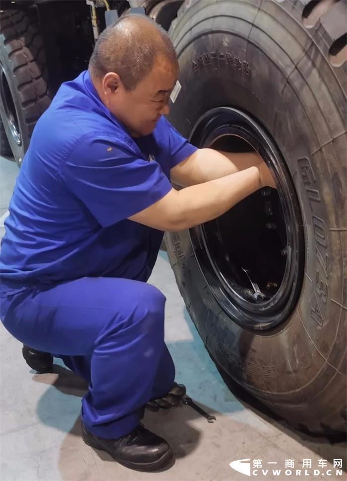 ?2021年8月11日，集團公司兵科院在包頭主持召開了北奔重汽重點型號產(chǎn)品項目底盤系統(tǒng)初樣機出廠質(zhì)量及試驗大綱評審會。