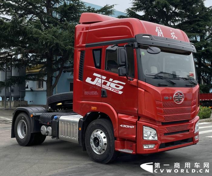 JH6牽引汽車CA4180P26K15E6A80柳州.jpg