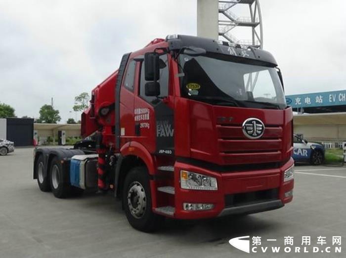 隨車式起重牽引運輸車CA4250P66K24L1T1A1E6Z成都.jpg