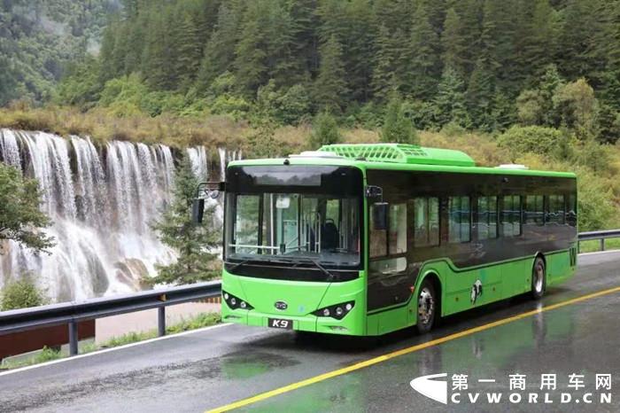 2021年1-8月，客車市場(chǎng)實(shí)現(xiàn)近年罕見的“8連增”，但實(shí)際上“8連增”的只有輕客市場(chǎng)一個(gè)細(xì)分市場(chǎng)而已。