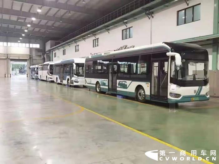 2021年1-8月，客車市場(chǎng)實(shí)現(xiàn)近年罕見的“8連增”，但實(shí)際上“8連增”的只有輕客市場(chǎng)一個(gè)細(xì)分市場(chǎng)而已。