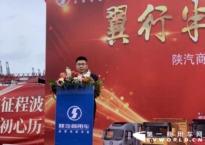 70輛軒德·翼3燃?xì)鉅恳嚽鄭u成功交付.jpg