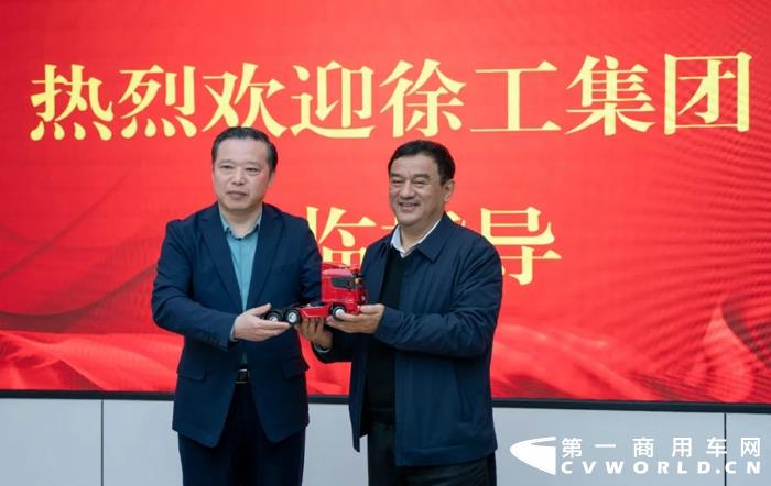 徐工集團與山西路橋集團簽署戰(zhàn)略協(xié)議8.webp.jpg