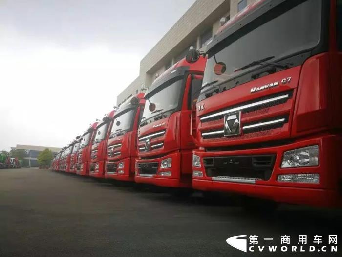 賺錢利器再赴山東！漢風(fēng)G7 牽引車批量交車4.webp.jpg