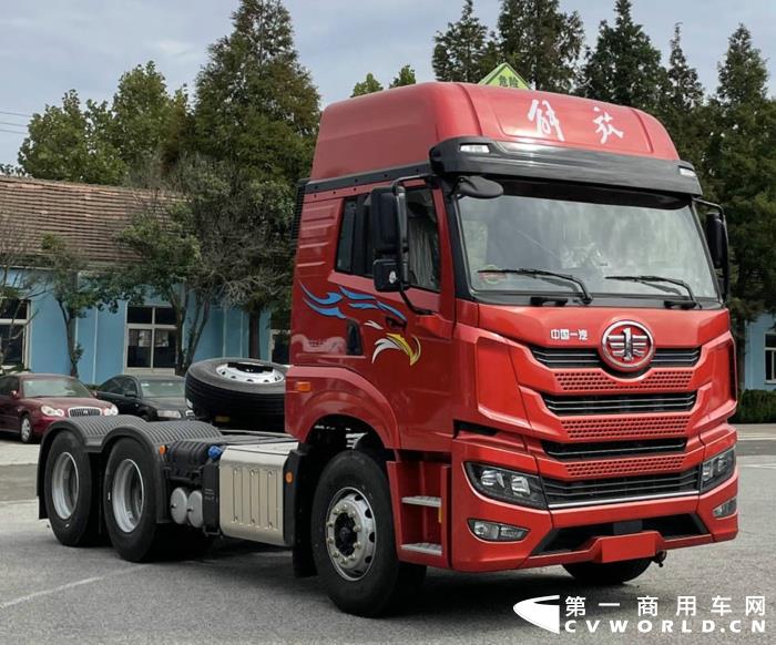 危險品牽引汽車CA4255P2K15T1E6A80柳州.jpg