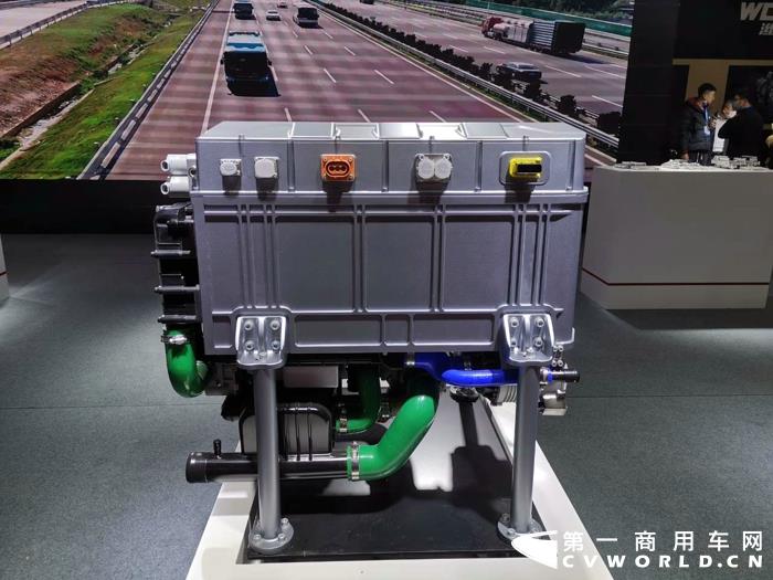 第一商用車網(wǎng)注意到，濰柴、玉柴、云內(nèi)、解放動(dòng)力、福田康明斯、上柴動(dòng)力、全柴動(dòng)力、五十鈴、蜂巢動(dòng)力和道依茨動(dòng)力等發(fā)動(dòng)機(jī)企業(yè)，攜旗下明星產(chǎn)品出擊此次內(nèi)燃機(jī)展會(huì)。