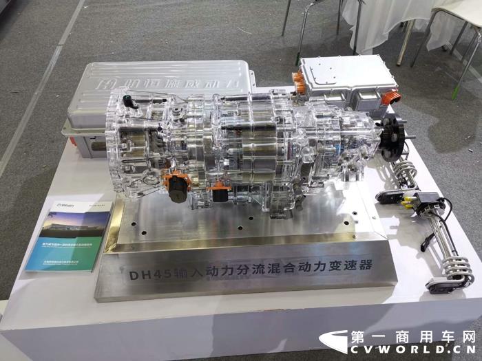 第一商用車網(wǎng)注意到，濰柴、玉柴、云內(nèi)、解放動(dòng)力、福田康明斯、上柴動(dòng)力、全柴動(dòng)力、五十鈴、蜂巢動(dòng)力和道依茨動(dòng)力等發(fā)動(dòng)機(jī)企業(yè)，攜旗下明星產(chǎn)品出擊此次內(nèi)燃機(jī)展會(huì)。