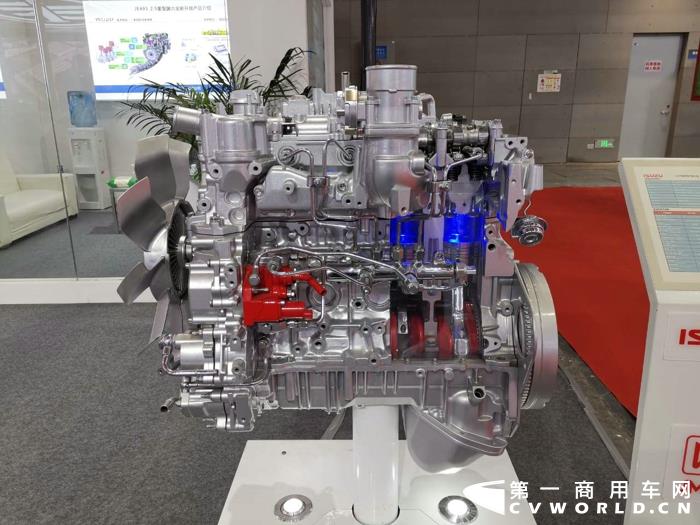 第一商用車網(wǎng)注意到，濰柴、玉柴、云內(nèi)、解放動(dòng)力、福田康明斯、上柴動(dòng)力、全柴動(dòng)力、五十鈴、蜂巢動(dòng)力和道依茨動(dòng)力等發(fā)動(dòng)機(jī)企業(yè)，攜旗下明星產(chǎn)品出擊此次內(nèi)燃機(jī)展會(huì)。