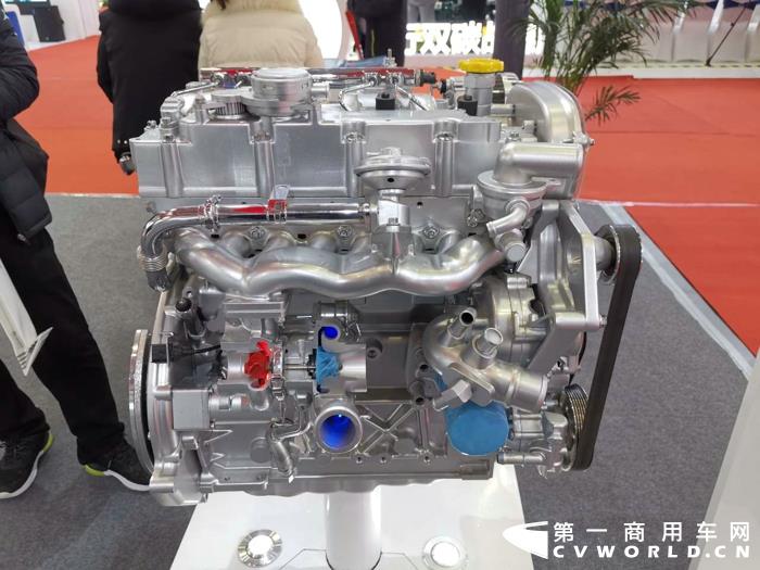 第一商用車網(wǎng)注意到，濰柴、玉柴、云內(nèi)、解放動(dòng)力、福田康明斯、上柴動(dòng)力、全柴動(dòng)力、五十鈴、蜂巢動(dòng)力和道依茨動(dòng)力等發(fā)動(dòng)機(jī)企業(yè)，攜旗下明星產(chǎn)品出擊此次內(nèi)燃機(jī)展會(huì)。