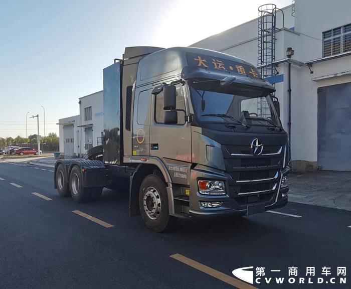 大運(yùn)純電動(dòng)牽引車(chē).jpg