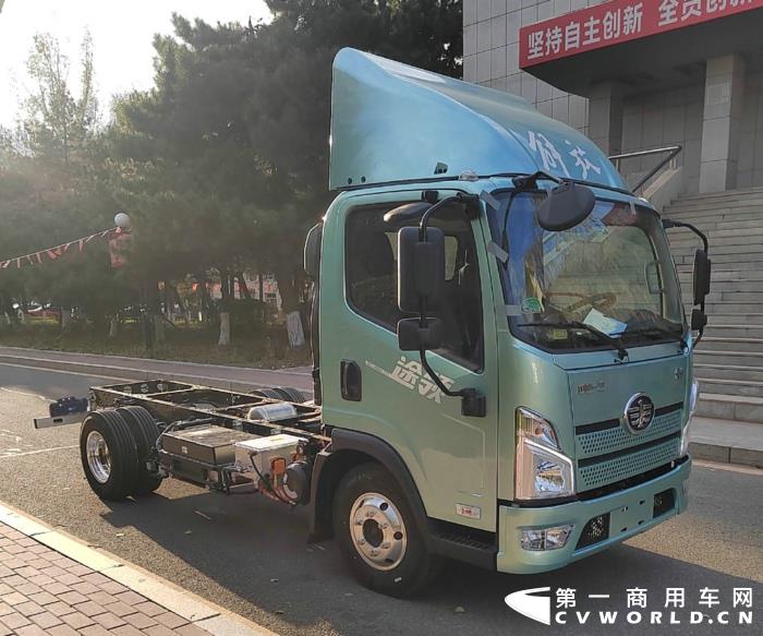 插電式混合動力載貨汽車底盤CA1046P40K51L2E6PHEVA84青島.jpg