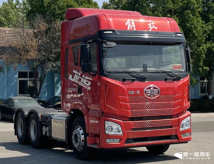 解放JH6柴油牽引車，搭載濰柴10.513發(fā)動機，最大480馬力，.jpg