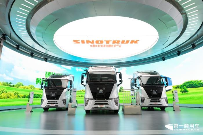 現(xiàn)場展車.jpg