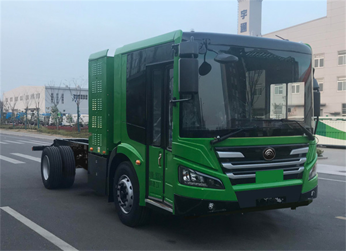 【第一商用車網(wǎng)】根據(jù)最新數(shù)據(jù)統(tǒng)計(jì)，2022年8月國內(nèi)新能源重卡市場共計(jì)銷售1847輛，環(huán)比增長28%，同比大漲127%。新能源重卡市場延續(xù)了自去年下半年以來的良好表現(xiàn)，成為重卡市場乃至整個商用車市場表現(xiàn)最為亮眼的細(xì)分領(lǐng)域。