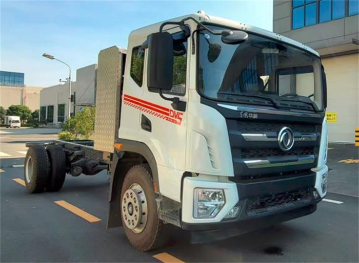 【第一商用車網(wǎng)】根據(jù)最新數(shù)據(jù)統(tǒng)計(jì)，2022年8月國內(nèi)新能源重卡市場共計(jì)銷售1847輛，環(huán)比增長28%，同比大漲127%。新能源重卡市場延續(xù)了自去年下半年以來的良好表現(xiàn)，成為重卡市場乃至整個商用車市場表現(xiàn)最為亮眼的細(xì)分領(lǐng)域。