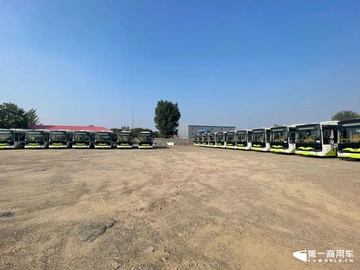 中車電動全新C10批量交付青島2.jpg