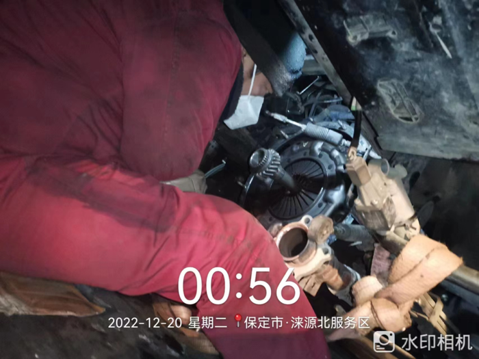 寒風(fēng)冬夜 陜汽輕卡救援服務(wù)暖人心3.png
