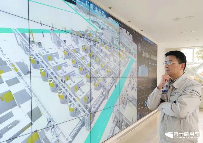 智能工廠里走出了科技功臣7.jpg