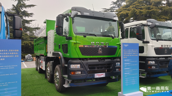 豪沃TX 8×4純電動自卸車14.png