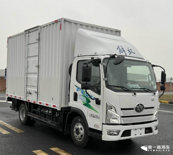 【第一商用車網(wǎng) 原創(chuàng)】在工信部第369批新車申報公示中，解放700馬力牽引車來了！