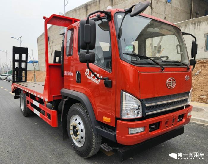 【第一商用車網(wǎng) 原創(chuàng)】在工信部第369批新車申報公示中，解放700馬力牽引車來了！