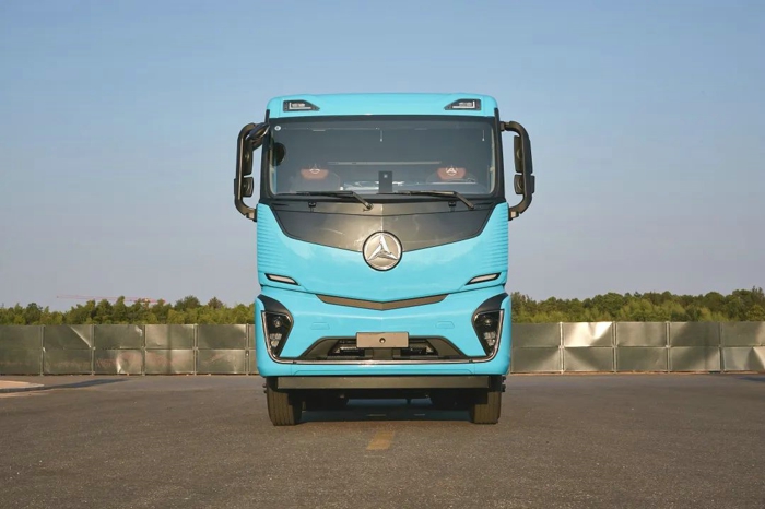 三一電動(dòng)重卡超800km長(zhǎng)續(xù)航大電量產(chǎn)品2.jpg