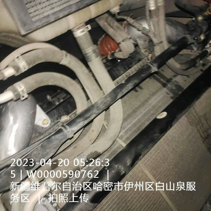 沙塵暴驅(qū)車307公里深夜外出救援3.jpg