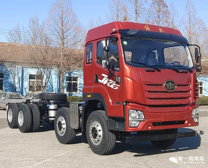 【第一商用車網 原創(chuàng)】在第370批新車申報公示中，共有30款產品掛解放牌商標，規(guī)模仍不算太大，但細看仍是亮點多多。